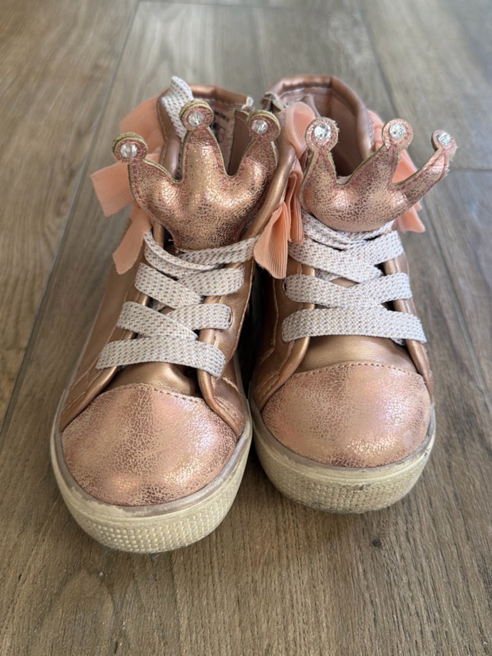 Wellie Wishers by American Girl - Girls' Rose Gold Crown High-Top Sneakers